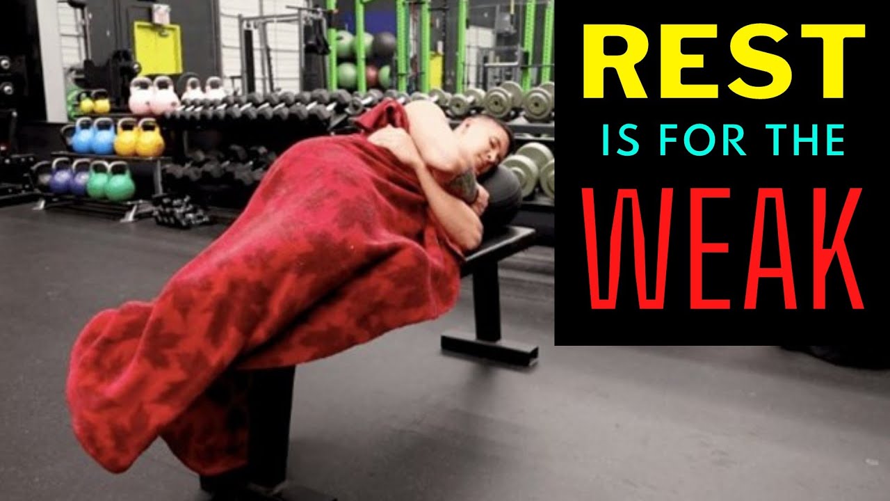 The perfect rest time between sets for hypertrophy, strength training, and endurance. According to science.